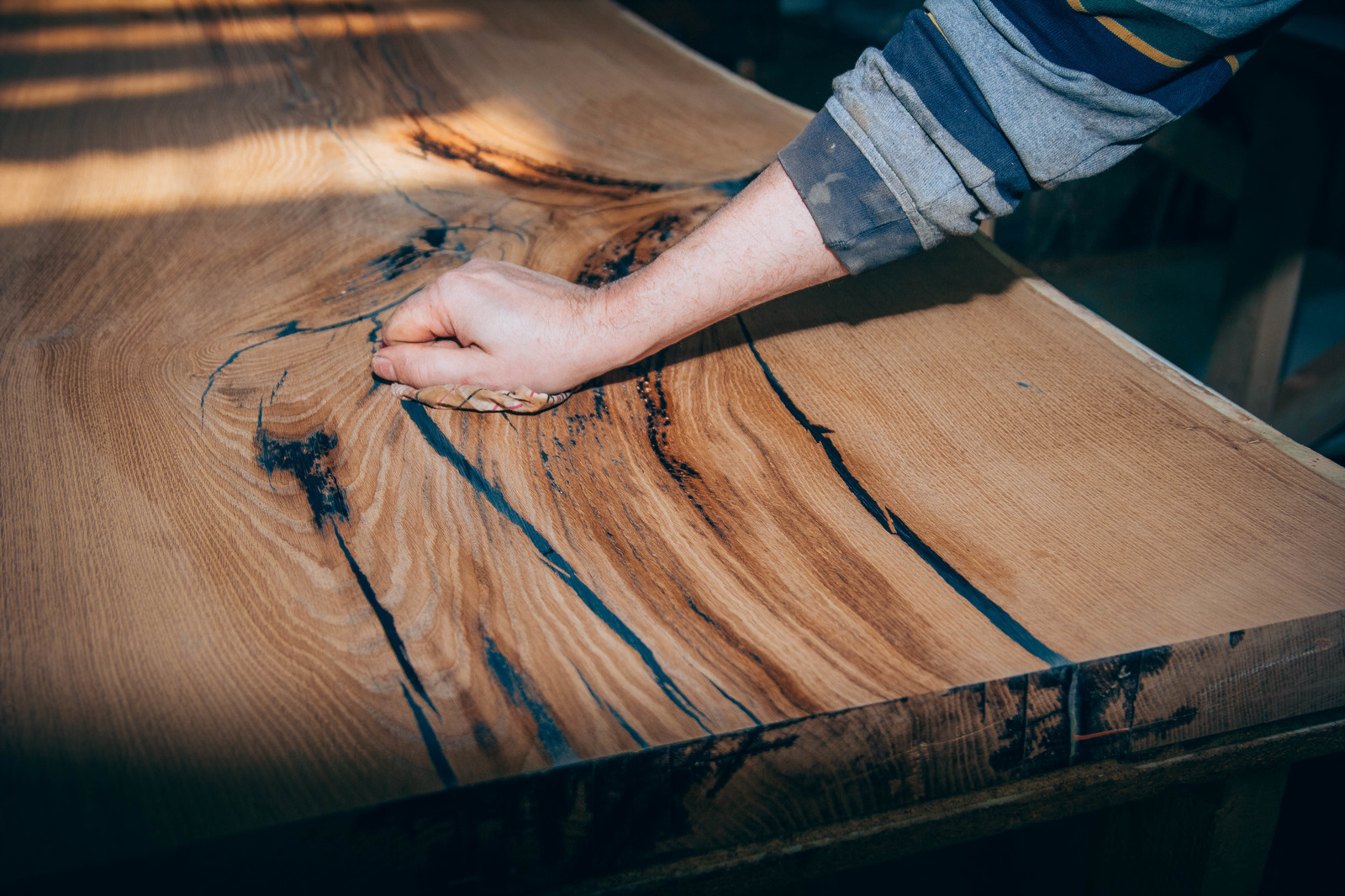 Jak dbać o meble z litego drewna